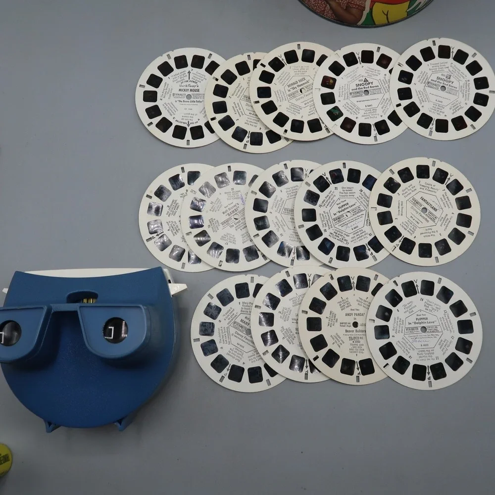 Vintage View-Master Lighted Viewer Blue with lot of reels Disney Bambi‎ Snoopy